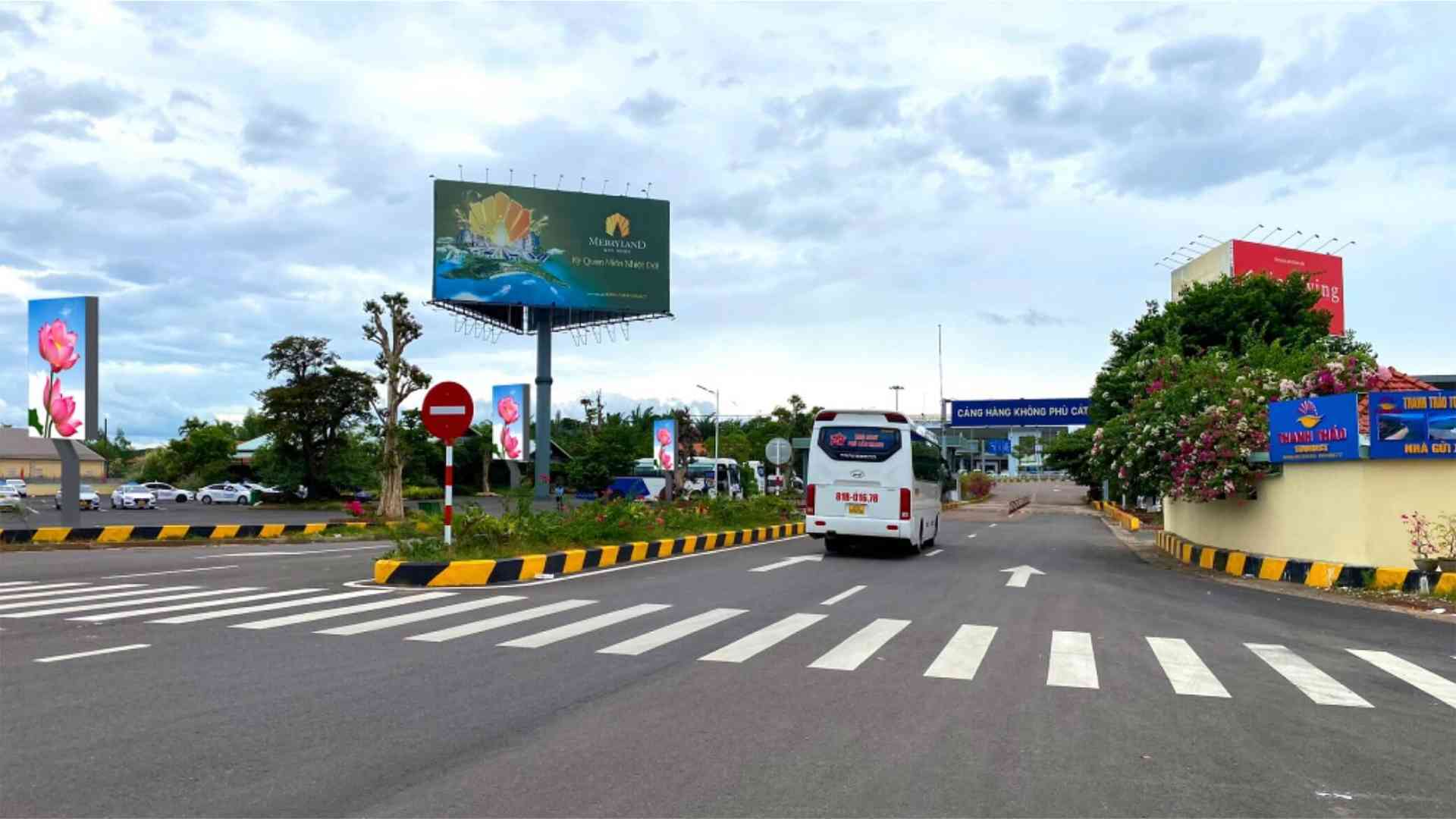 quang cao billboard 16