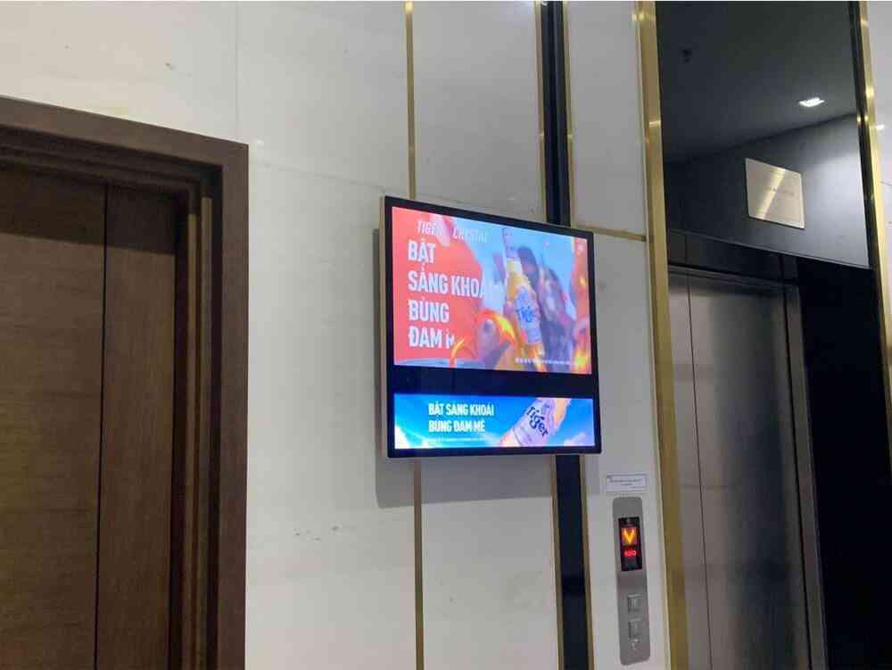 quang cao man hinh lcd 7 2