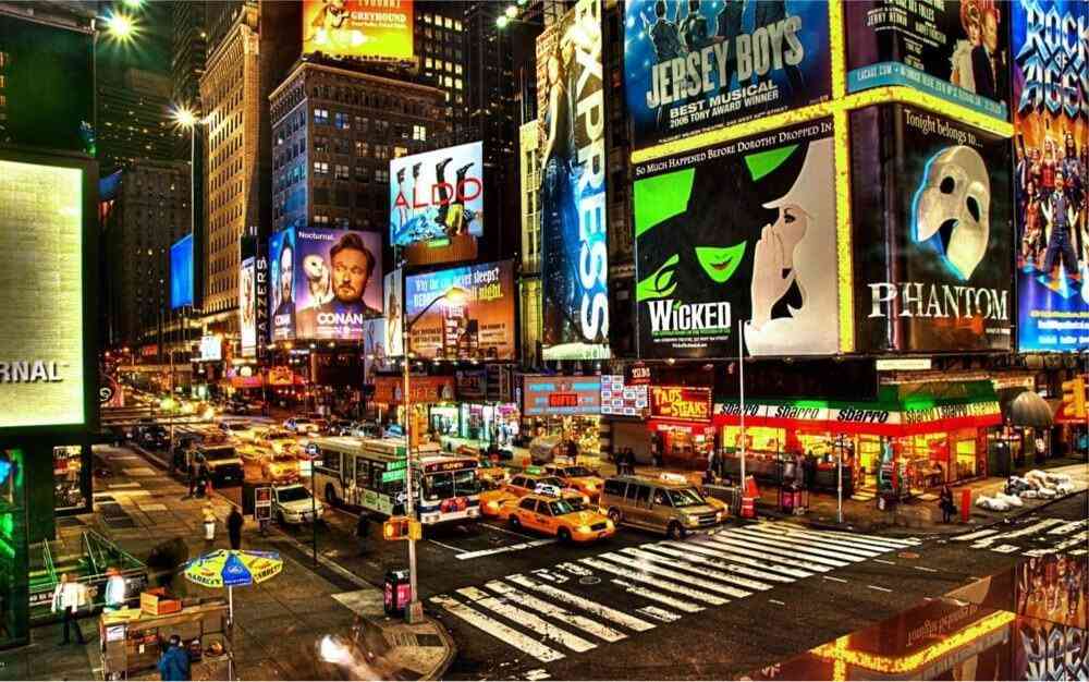 quang cao ngoai troi timesquare 5
