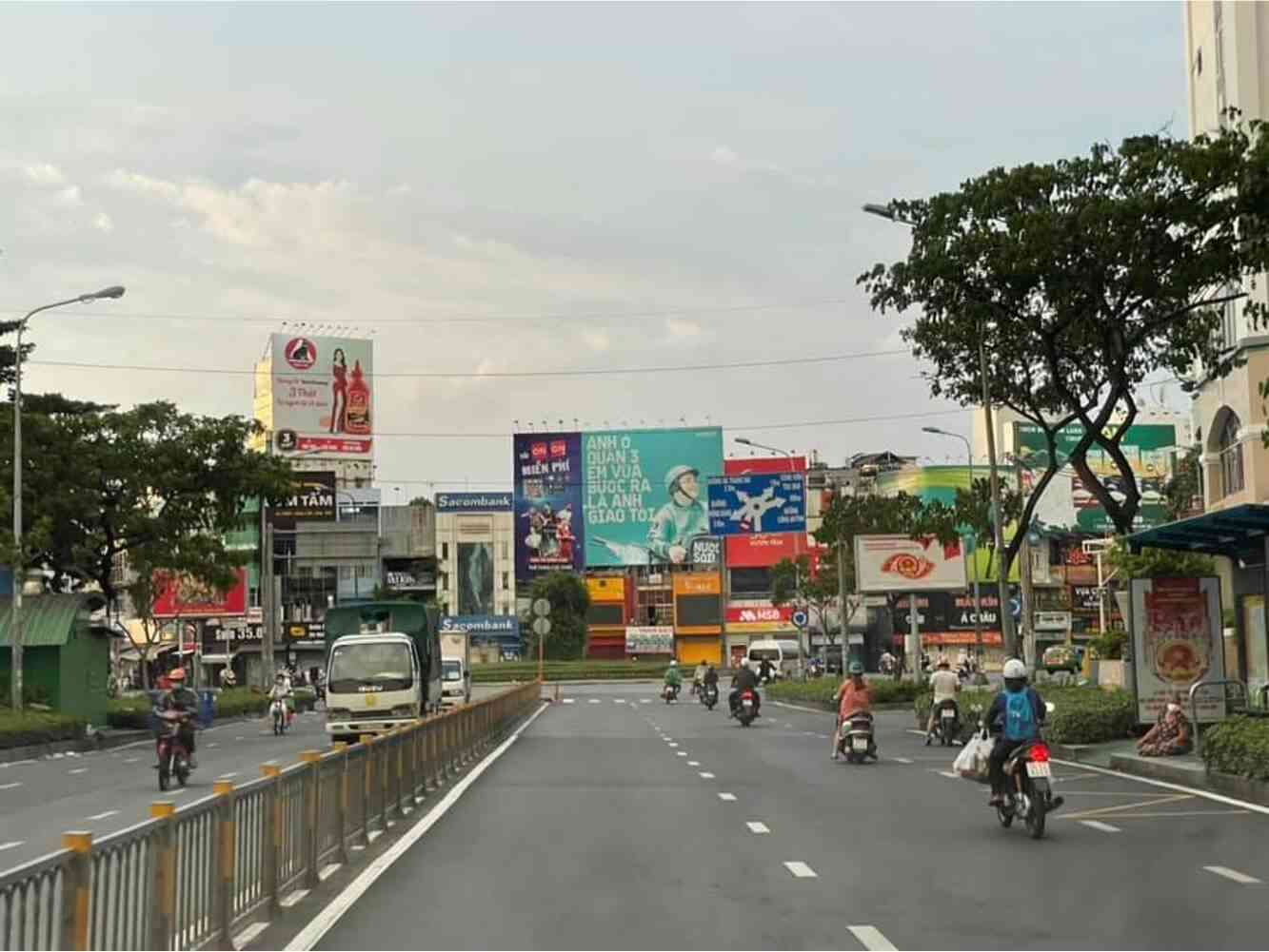 chi phí quảng cáo pano