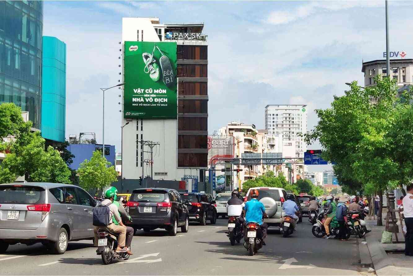 quang cao pano 8