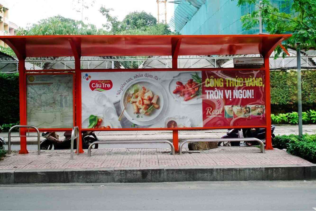 quang cao tai ben xe bus 1