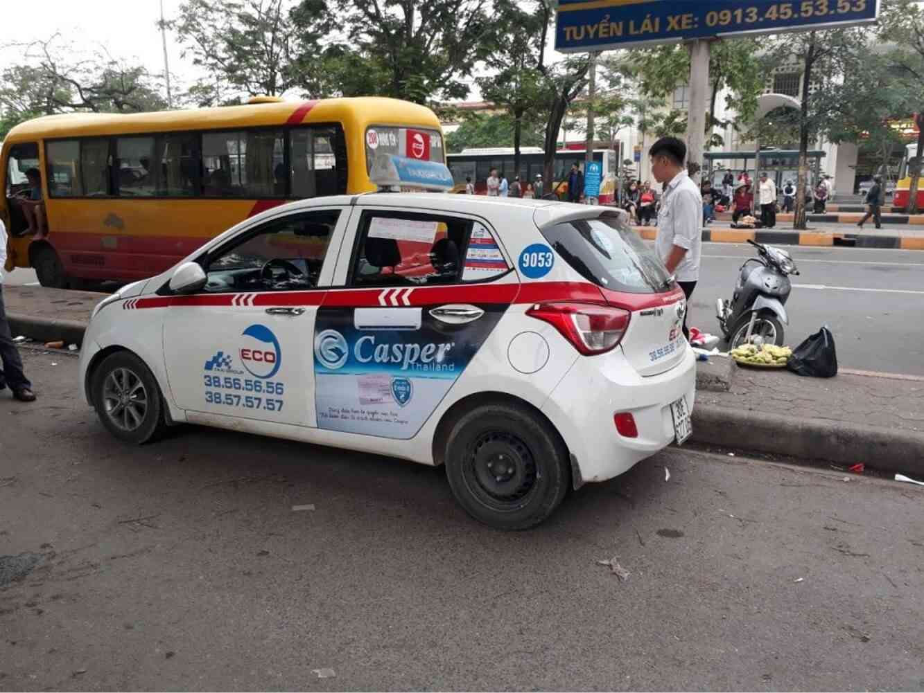quang cao tren xe taxi 10 1