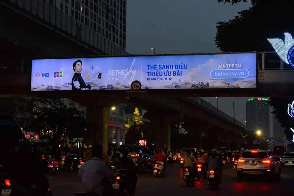 DỰ ÁN QUẢNG CÁO LIGHTBOX TRÊN CẦU BỘ HÀNH TẠI QUẬN THANH XUÂN-HÀ NỘI