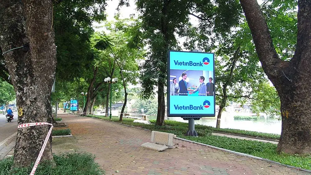 Ngân hàng VietinBank phủ sóng màn hình Led ngoài trời tại hồ Hoàn Kiếm – Hà Nội