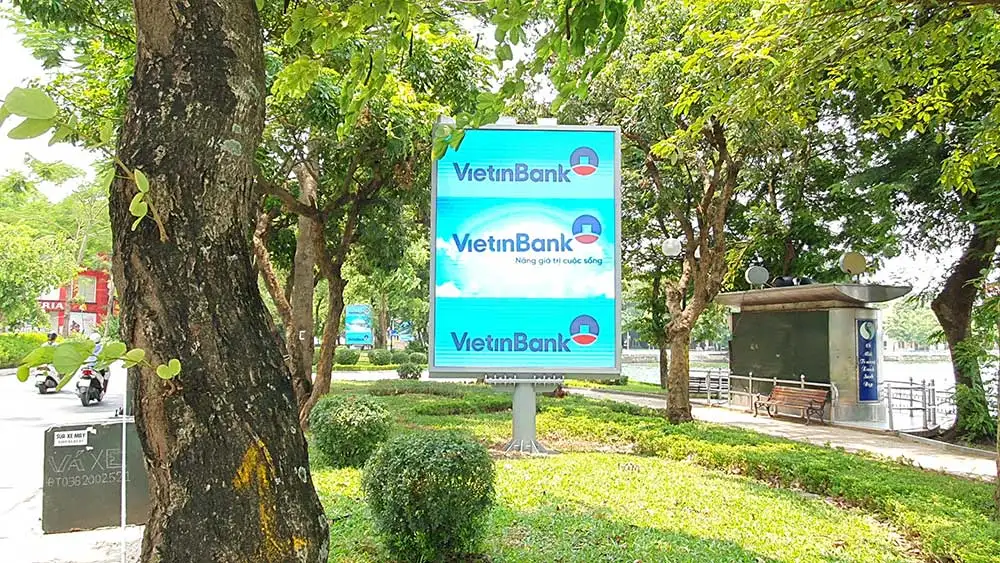 Ngân hàng VietinBank phủ sóng màn hình Led ngoài trời tại hồ Hoàn Kiếm – Hà Nội