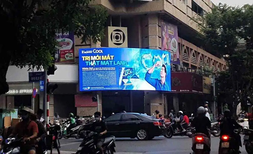 Dự án Quảng Cáo Màn Hình Led của thuốc nhỏ mắt V.Rohto Cool tại Chợ Hôm – Phố Huế.
