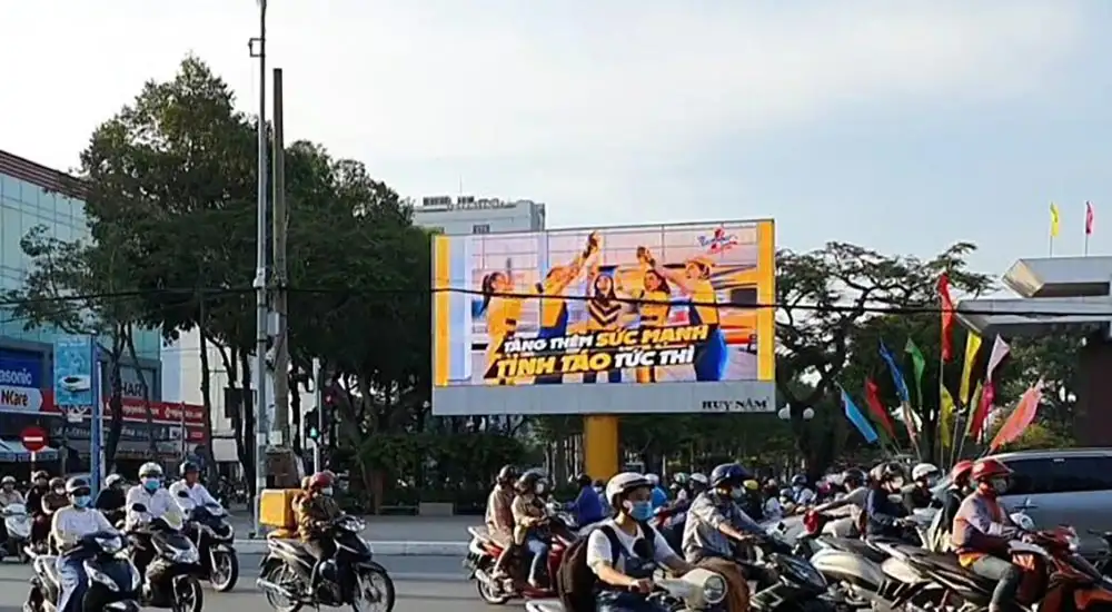 Number 1 Bùng Nổ Năng Lượng Với Màn Hình LED Công Viên Lưu Hữu Phước 1 DỰ ÁN QUẢNG CÁO MÀN HÌNH LED CỦA NƯỚC TĂNG LỰC NUMBER ONE TẠI CÔNG VIÊN LƯU HỮU PHƯỚC.