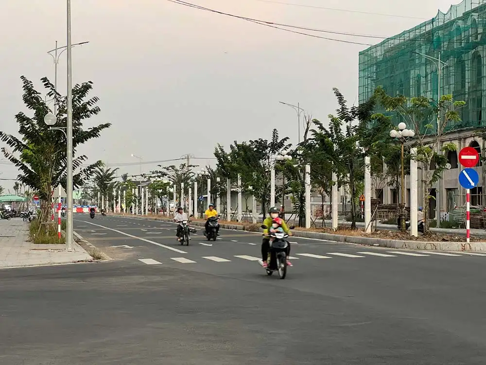 DỰ ÁN TRANG TRÍ ĐẠI LỘ ĐÔNG TÂY BẾN TRE – CHỦ ĐẦU TƯ TẬP ĐOÀN TÂY BẮC 