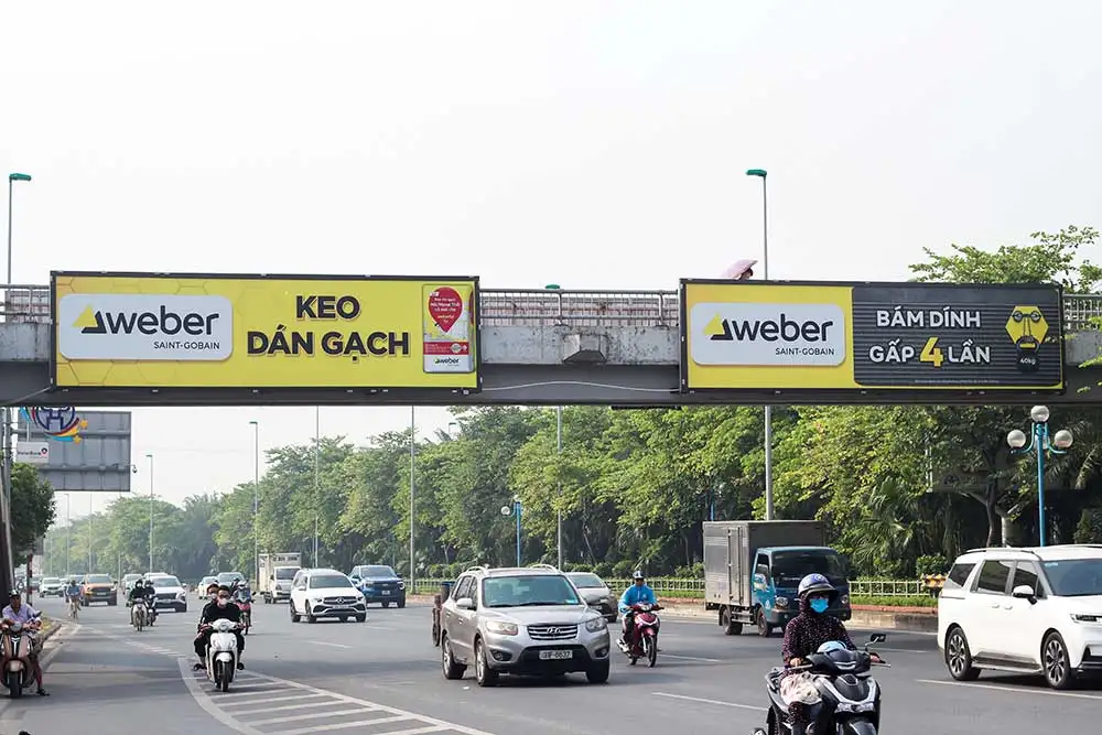 DỰ ÁN QUẢNG CÁO LIGHTBOX TRÊN CẦU BỘ HÀNH CỦA WEBER TẠI HÀ NỘI