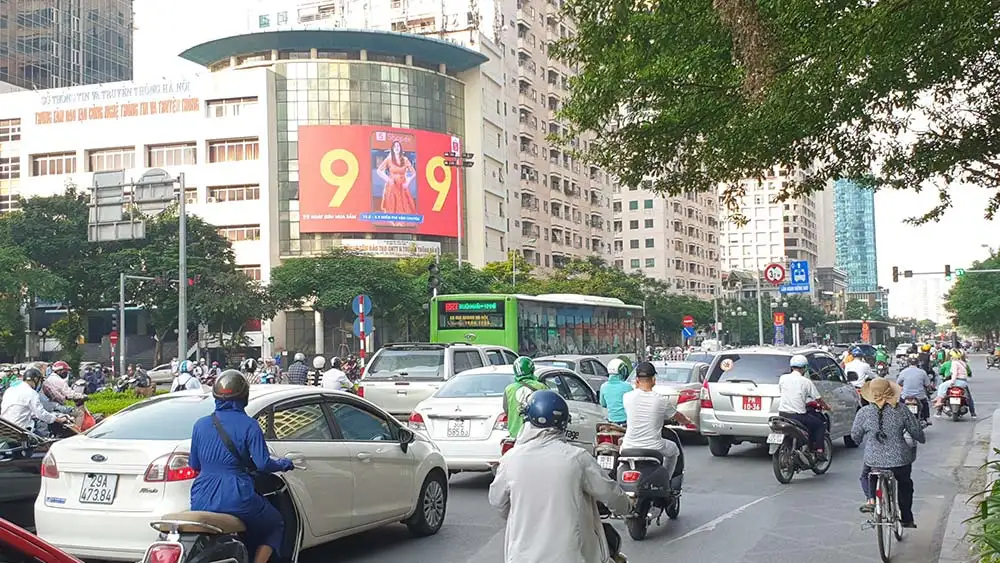 DỰ ÁN QUẢNG CÁO MÀN HÌNH LED CỦA SHOPEE  TẠI HOÀNG ĐẠO THÚY HÀ NỘI