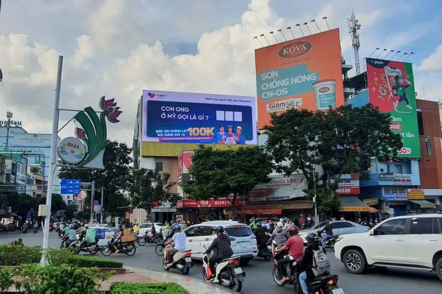 Màn hình LED quảng cáo Vòng xoay Lý Thái Tổ – Điện Biên Phủ4