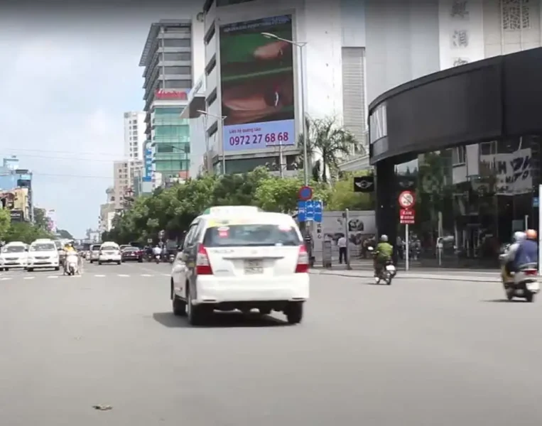 Màn hình quảng cáo LED 78 Nguyễn Văn Trỗi – Q1 Đi Sân Bay TSN2