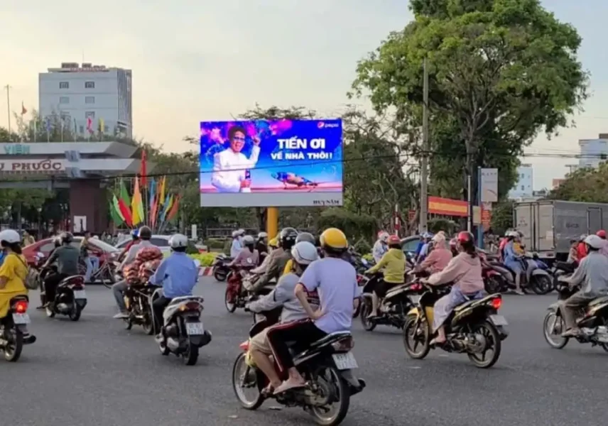Màn hình quảng cáo LED tại Công viên Lưu Hữu Phước4