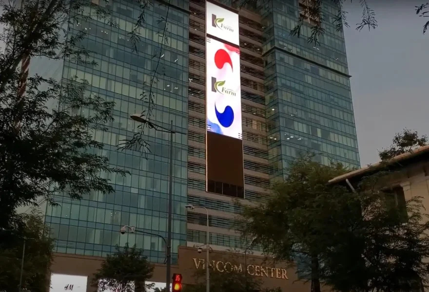 Màn hình quảng cáo LED tại Vincom Đồng Khởi4