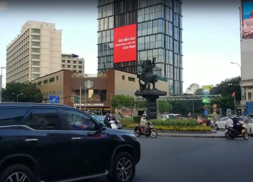 Màn hình quảng cáo LED tại Vincom Đồng Khởi