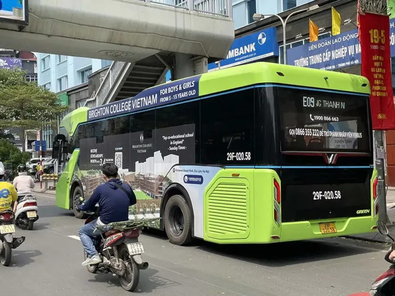Quảng cáo xe VinBus2