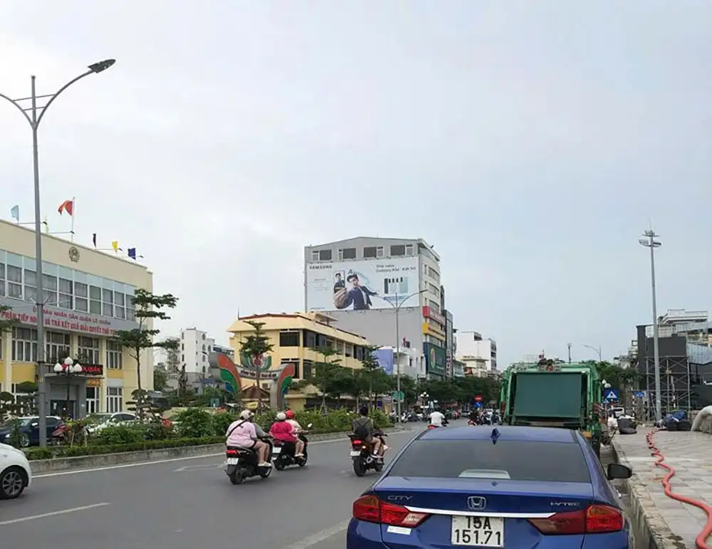 Quảng cáo pano là gì? Toàn tập giải pháp biển quảng cáo pano tấm lớn 8 Quảng cáo pano là gì? Toàn tập giải pháp biển quảng cáo pano tấm lớn