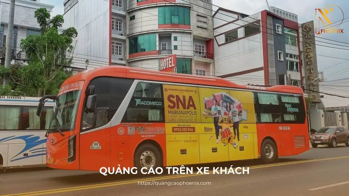 Quảng cáo trên xe khách là gì? Ưu điểm và các hình thức hiệu quả