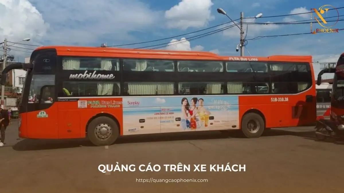 Quảng cáo trên xe khách là gì? Ưu điểm và các hình thức hiệu quả