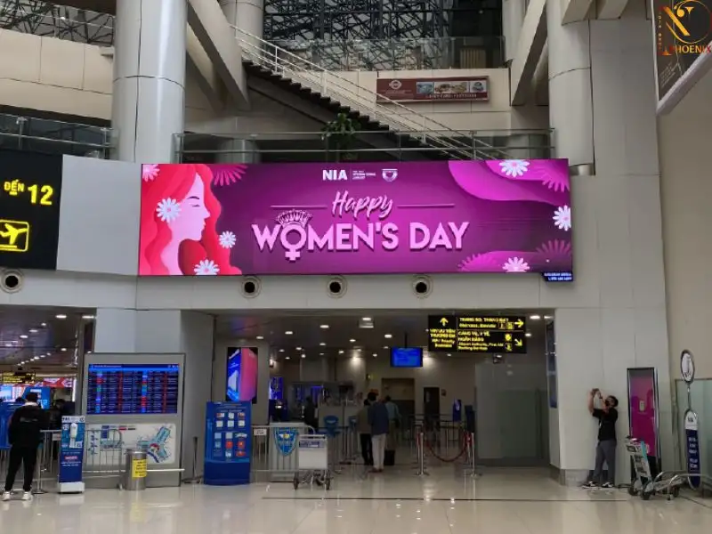 gia quang cao tai san bay (1)