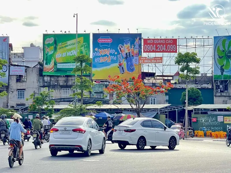 Checklist 10 tiêu chí chọn vị trí quảng cáo ngoài trời (OOH) đắc địa nhất