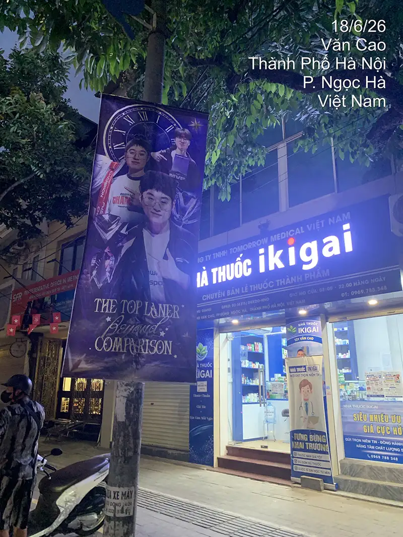 Chiến Dịch Treo Phướn Đường Phố Tôn Vinh Thần Tượng Esports Zeus Tại Hà Nội
