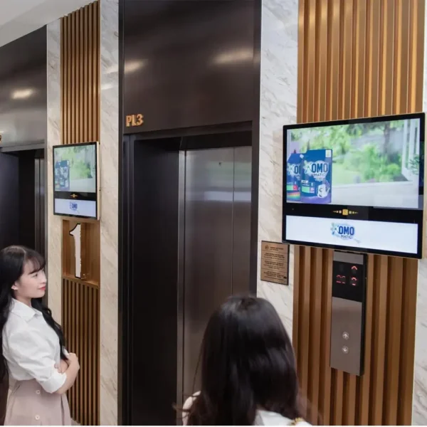 Quảng cáo LCD thang máy1